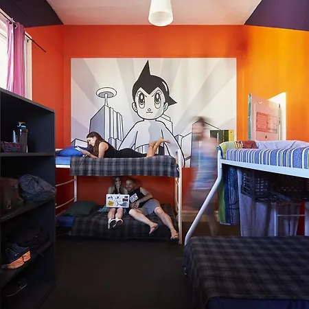 Old Fire Station Backpackers Hostel Perth Exterior photo